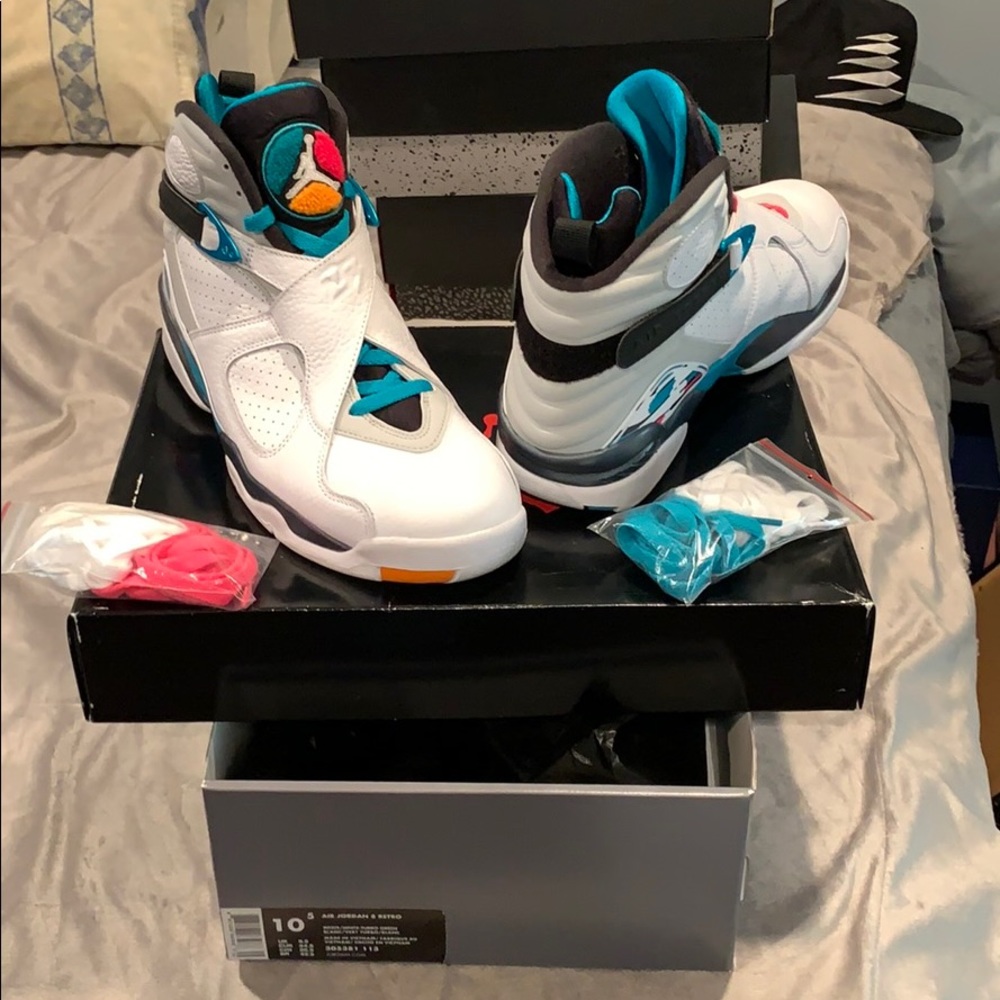 Jordan Miami 8z wore ONCE and w/Multi color laces